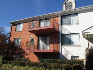 Country Club Green Balconies