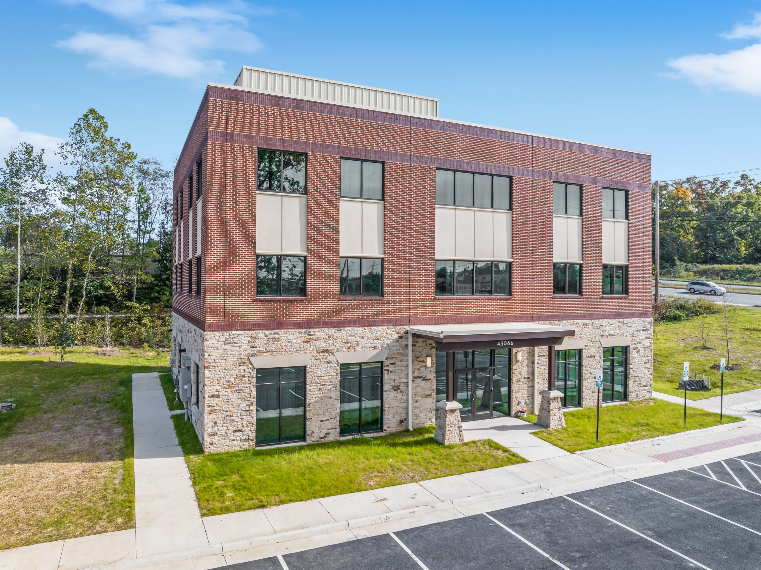 Baker Belmont Ridge Road Shop and Office. - DCGroup